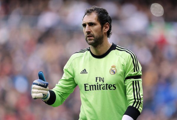 Reporter: Diego Lopez is about to return to Real Madrid and serves as goalkeeper coach for Real Madrid B team
