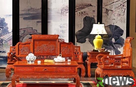 Home mahogany furniture maintenance guide. Pay attention to dehumidification in summer. Add humidification in winter.