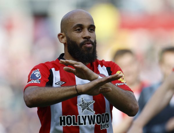 Post: Manchester United is still negotiating with Brentford, who asks Mbemo for £65m