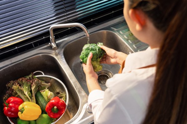 Prevent blood pressure rise and erotic syndrome. Tutor 3 Cooking skills to retain food iodine and decoction