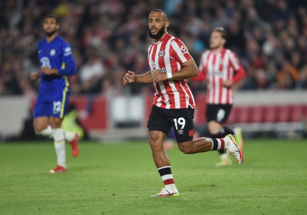 Romano: Mbemo received a medical examination in Manchester United today and will sign a 5+1 contract