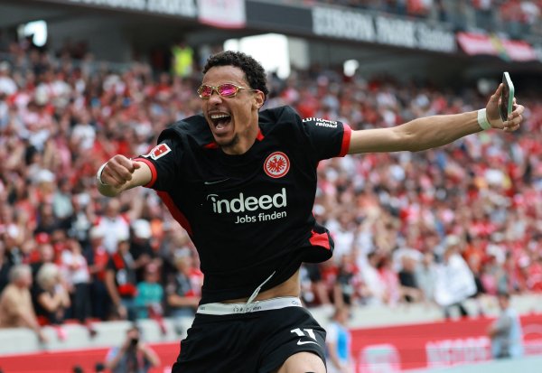 Liverpool official: Ekitic will fly to Hong Kong to meet with the team later this week