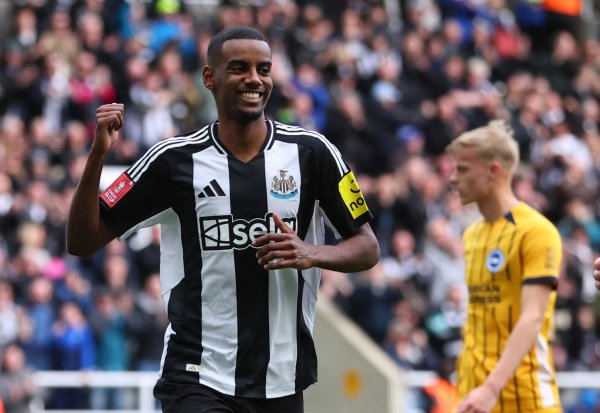 Reporter: Liverpool learned that Isaac is considering a transfer, and New Moon is preparing to submit a quotation of more than 130 million pounds