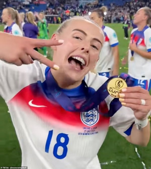 Post-English Women s Football Team Celebration: Singing and dancing after winning the championship, bringing pizza and beer back to the field to have fun