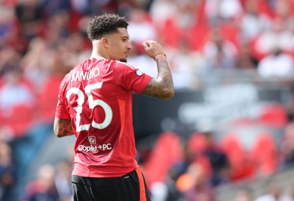 Reporter: Vera is satisfied with signing Sancho. If she performs well, she will activate the buyout clause