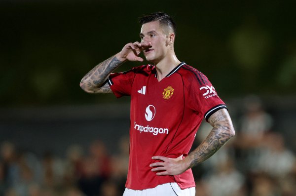 Manchester United forward Sheshko touched 6 times in the first half against Chelsea