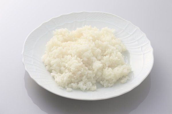 Cold white rice can also rejuvenate. The master teaches you that the 2-step process of heating can help regain the similar taste of cooking