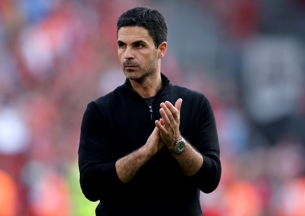 Neville: Arteta should let the team attack, Arsenal is a little restrained when facing a strong opponent