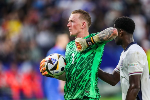 Just if... Post: Manchester United might have rented Pickford 2 years ago. If he had him, there would be no Onana.