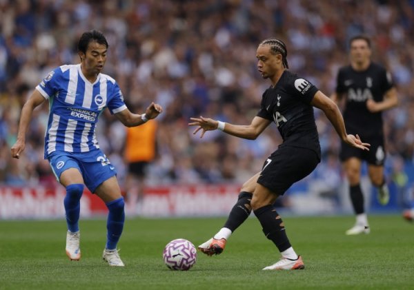 Simmons  poor performance since joining Tottenham for 65 million euros has been criticized by fans and media